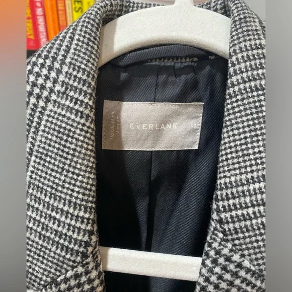 Everlane, Italian Wool, Oversized, Blazer in Glen Plaid! - Picture 7 of 16